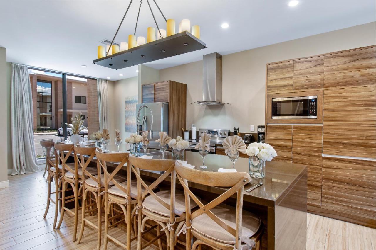 Beautiful Townhome Magic Village 1,5 Mile To Dis オーランド エクステリア 写真
