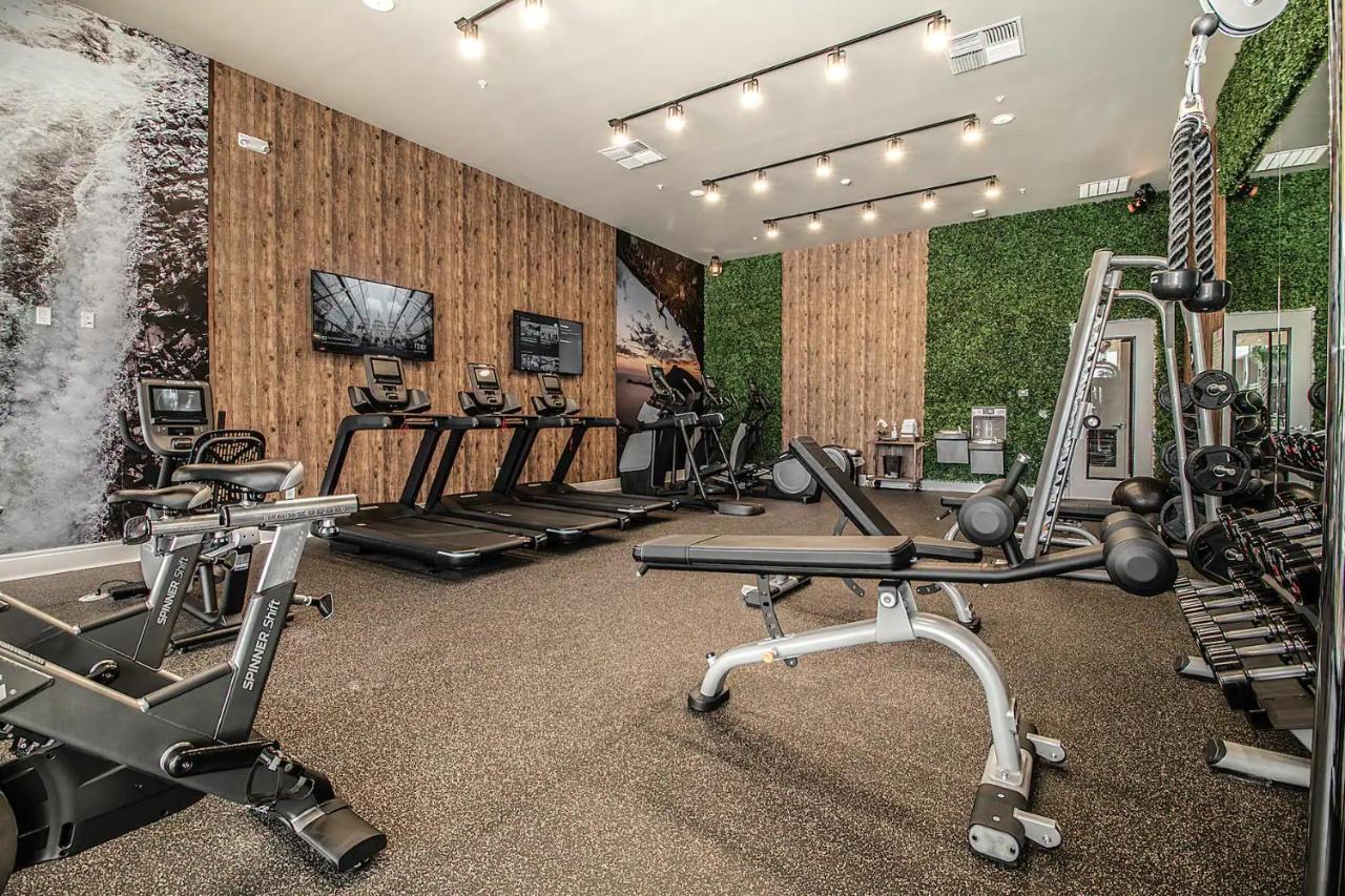 Beautiful Townhome Magic Village 1,5 Mile To Dis オーランド エクステリア 写真